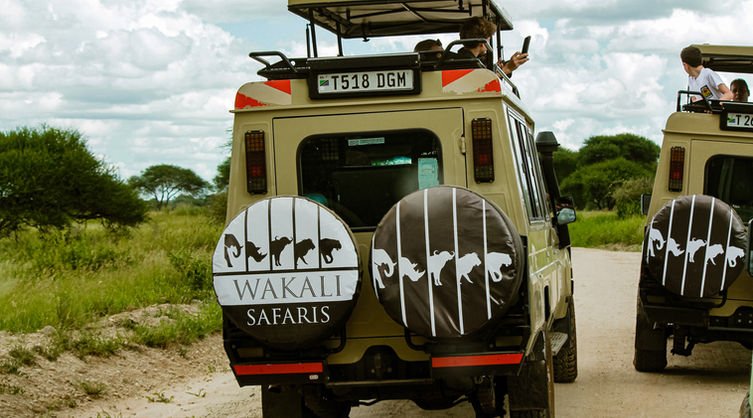 Happy guests enjoying a Kosher-friendly safari experience with Wakali Safaris